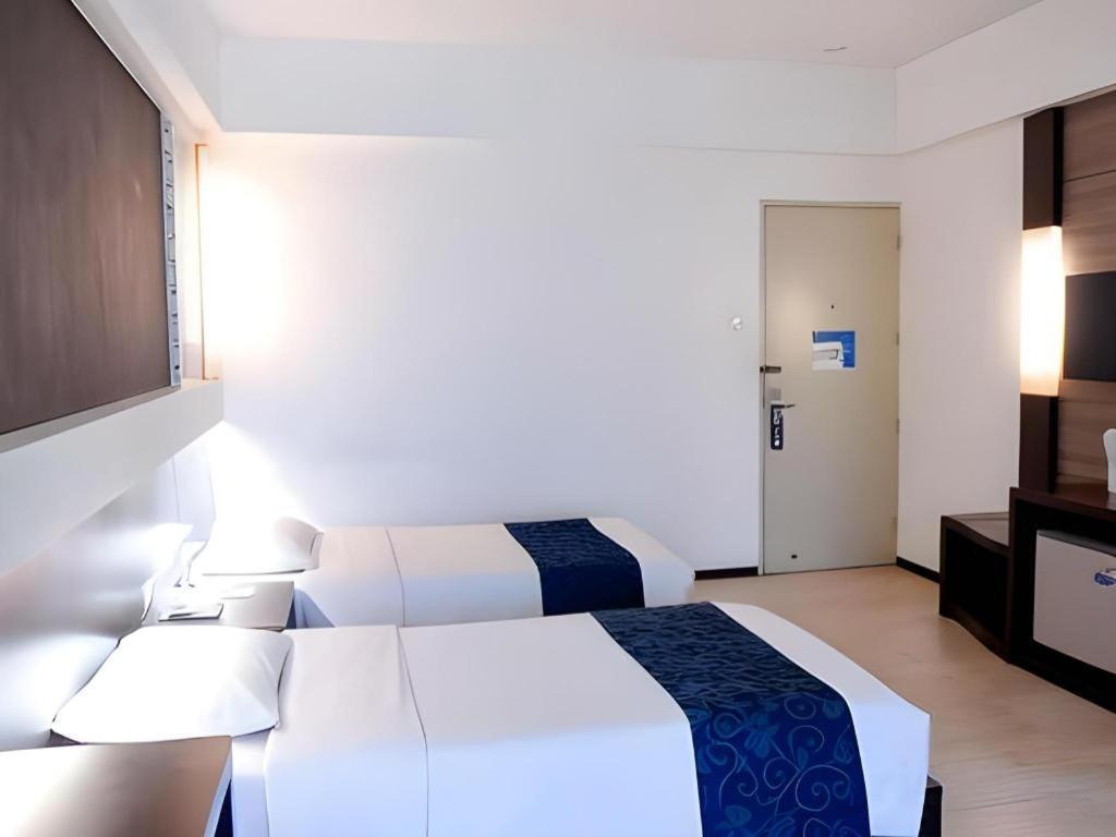Hotel New Puri Garden Bandara Semarang Exterior photo